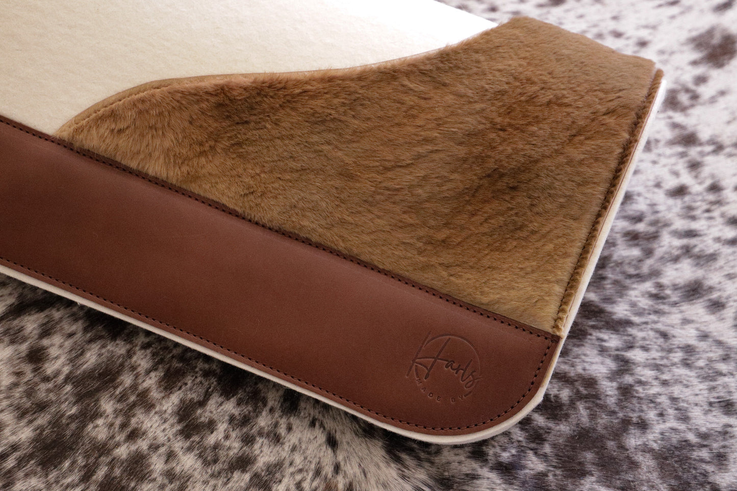 REDUCED DUE TO ORIGINAL STYLE WITHER LEATHER DESIGN - Kangaroo hide wool felt saddle pad - ready made and ready to post!