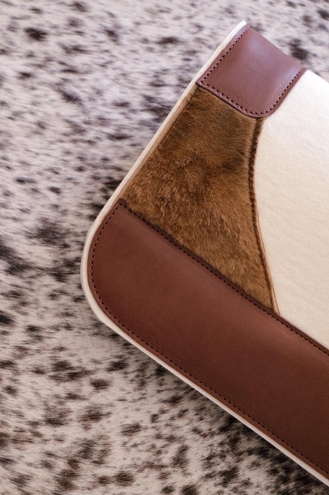 REDUCED DUE TO ORIGINAL STYLE WITHER LEATHER DESIGN - Kangaroo hide wool felt saddle pad - ready made and ready to post!