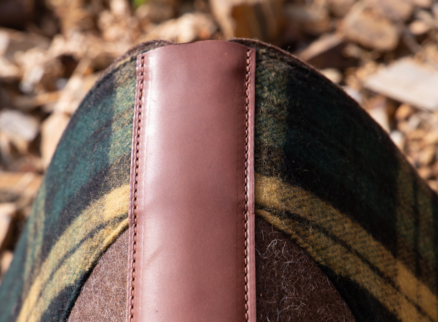 Kersey feature, wool felt pad with full contour spine