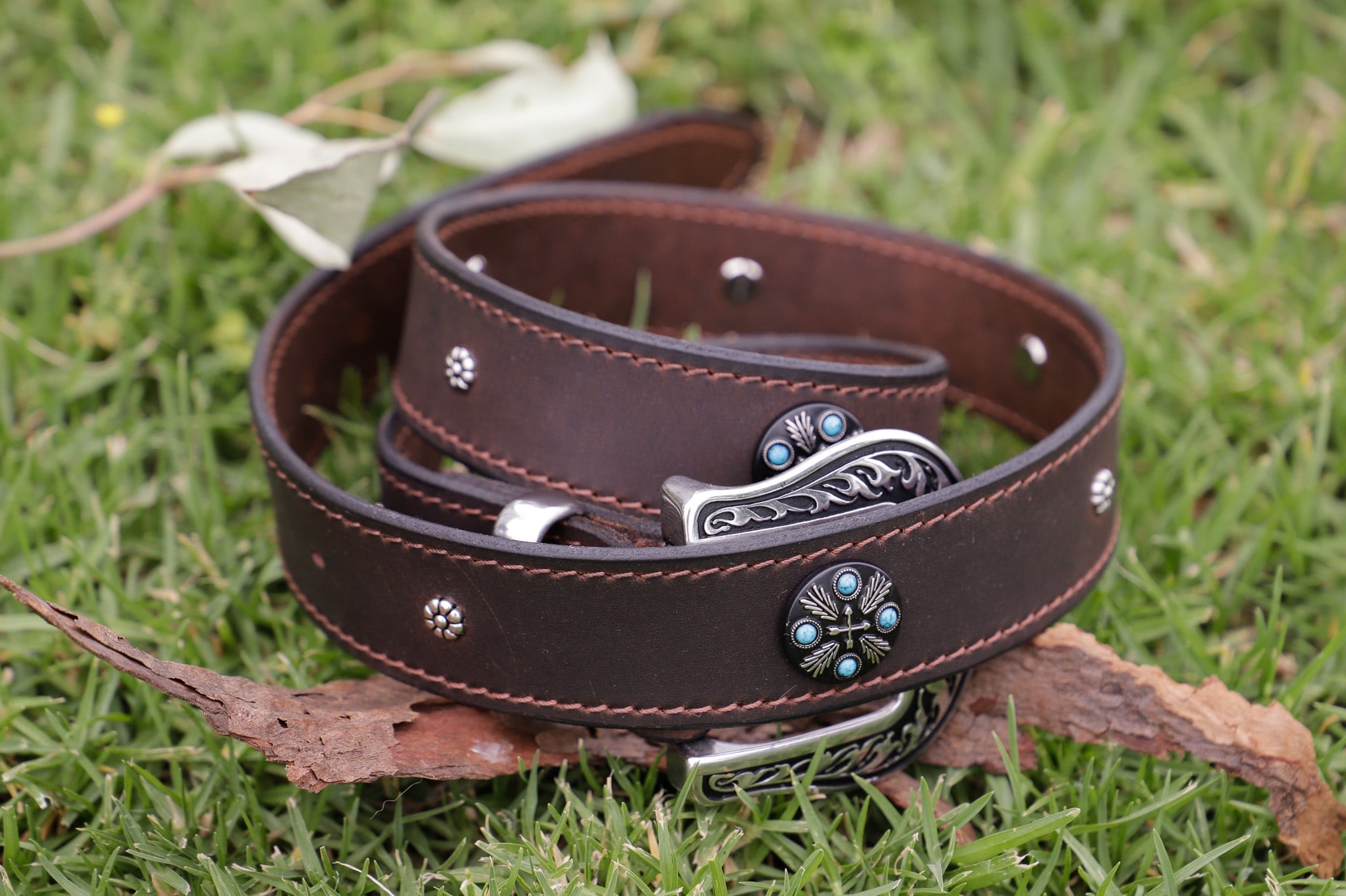 WAXED BUFFALO AND CONCHO BELT