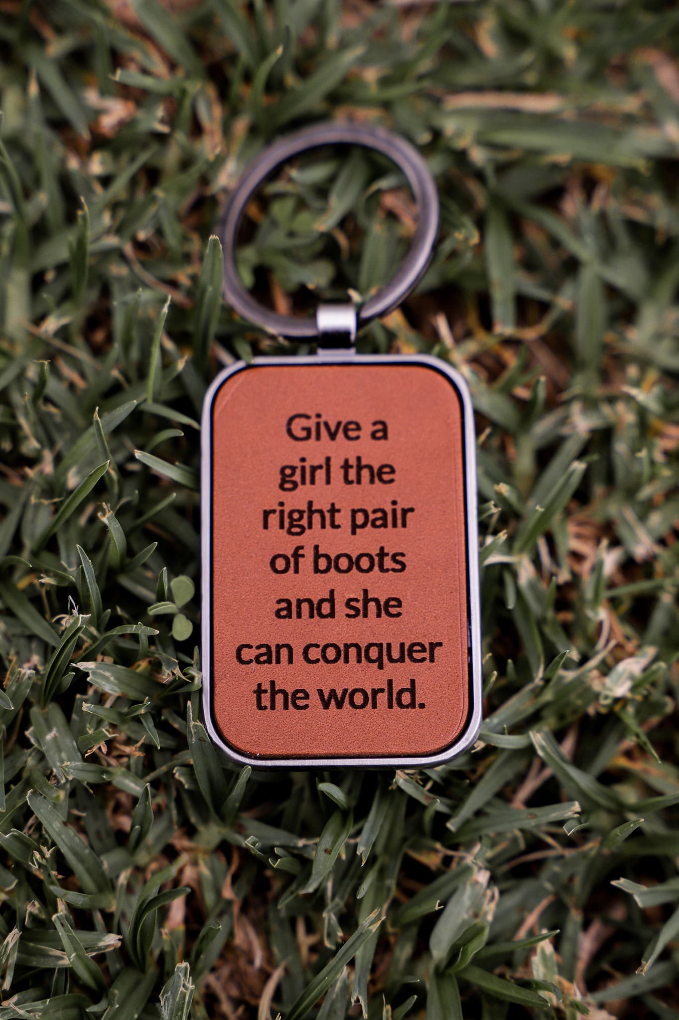 ANTIQUE SILVER KEYRING - Give a girl the right pair of boots...