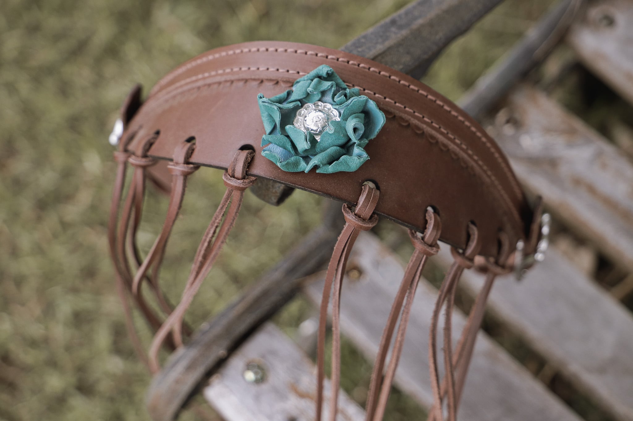TURQUOISE LEATHER FLOWER FLY VEIL