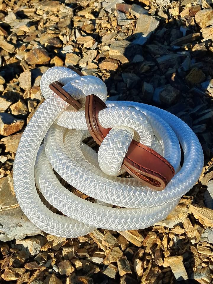 White - colt starting loop reins - 9ft (22mm) with Herman Oak slobber straps