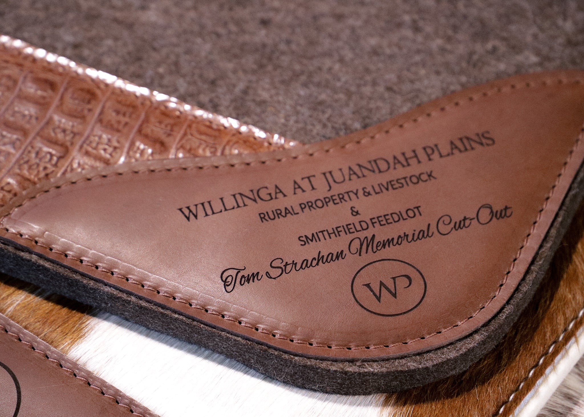 CUSTOM 710 X 710 CLOVER SPINE PAD