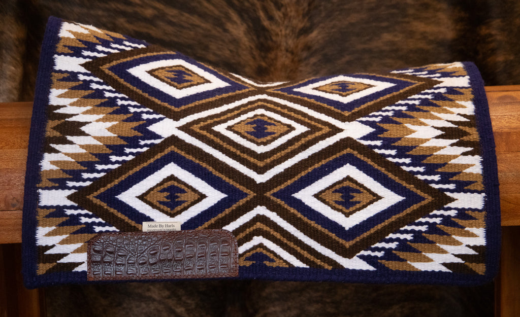 Minimalist blanket pad - Indigo blue/tan/brown/white - Croc wears