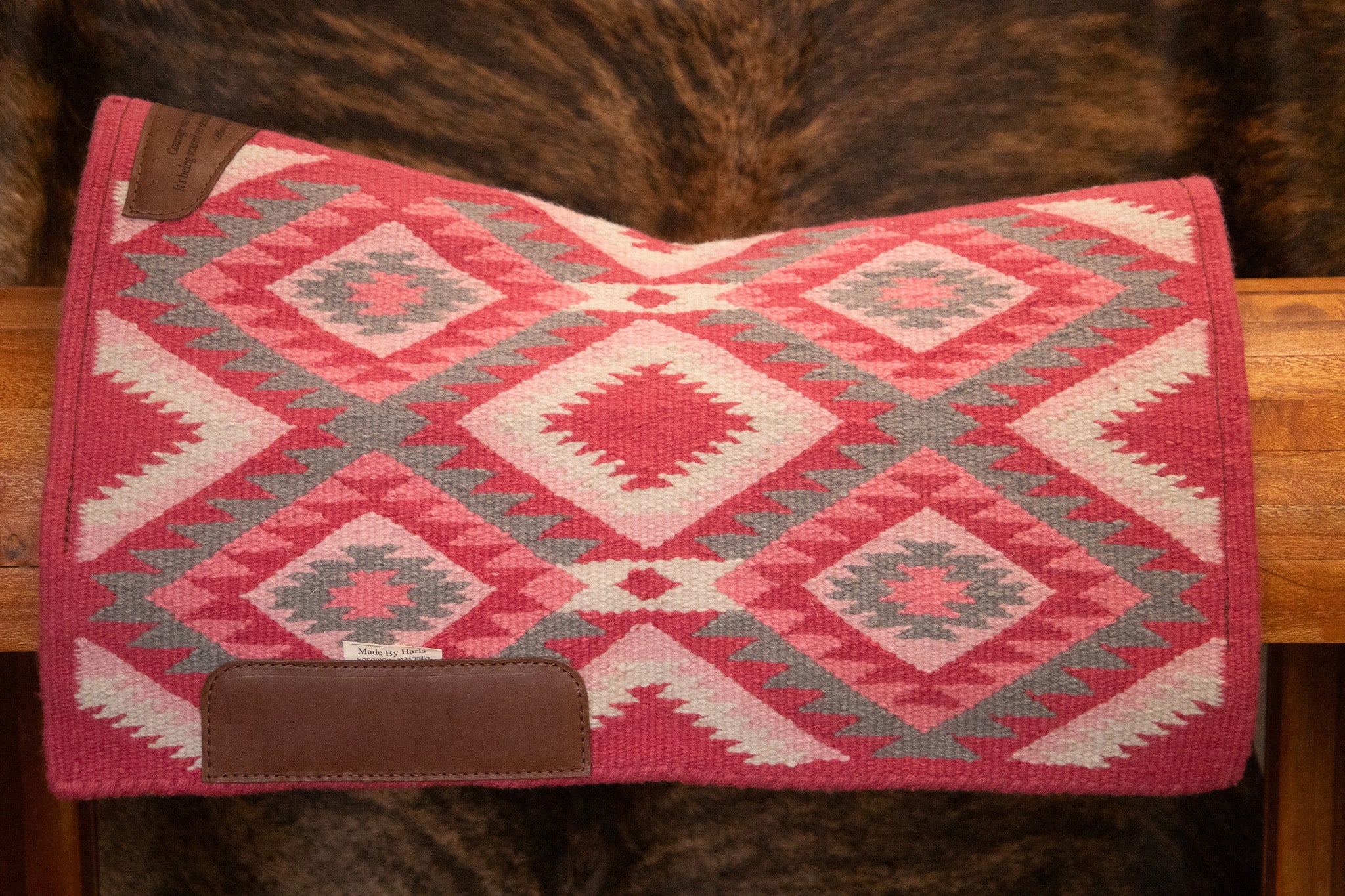 Minimalist blanket pad - Pink "Courage isn't the absence of fear..."