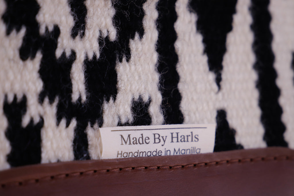 NZ wool blanket pad - black and cream CLOSE CONTACT