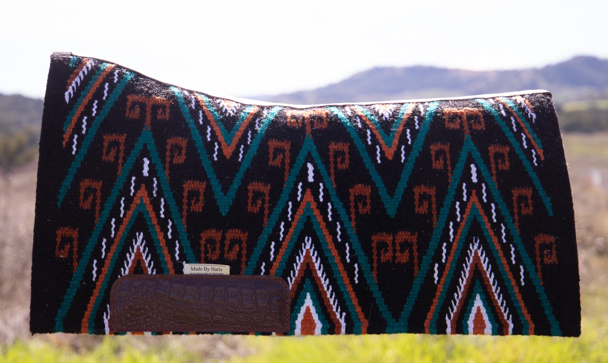 Ready made blanket pads - VARIOUS COLOURS - NZ Wool blanket pads with contoured leather spine