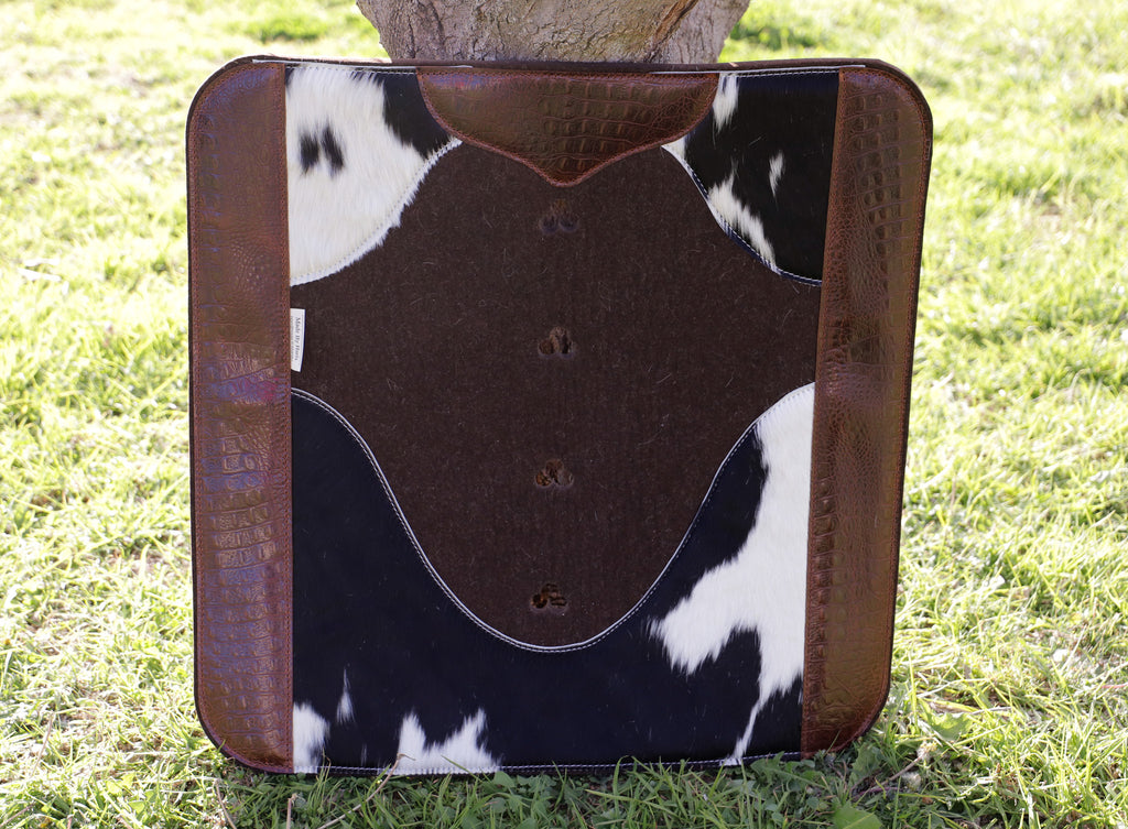 BLACK AND WHITE CLOVER SPINE HIDE PAD - 28X28 - 13MM