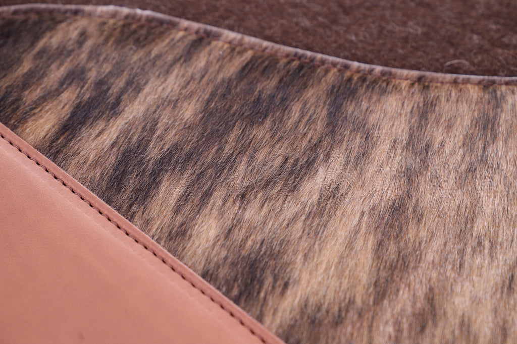 BRINDLE CLOVER SPINE HIDE PAD - 28X28 - 13MM
