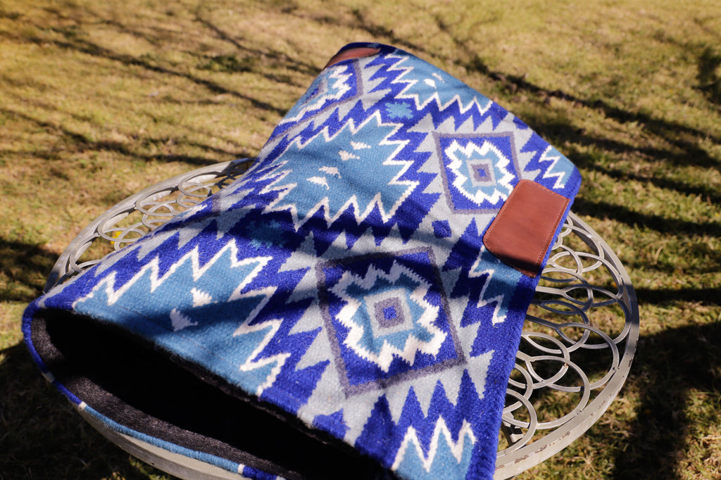 Minimalist blanket pads - Blues