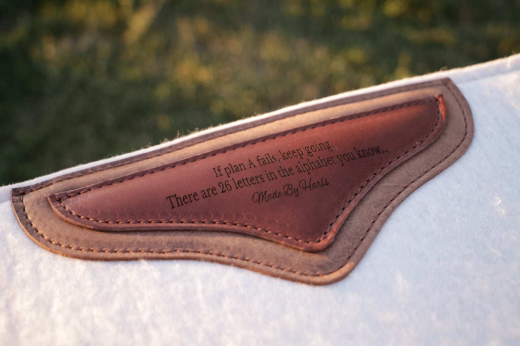 Brown crazyhorse & dusty pink webbing clover spine wool felt pad