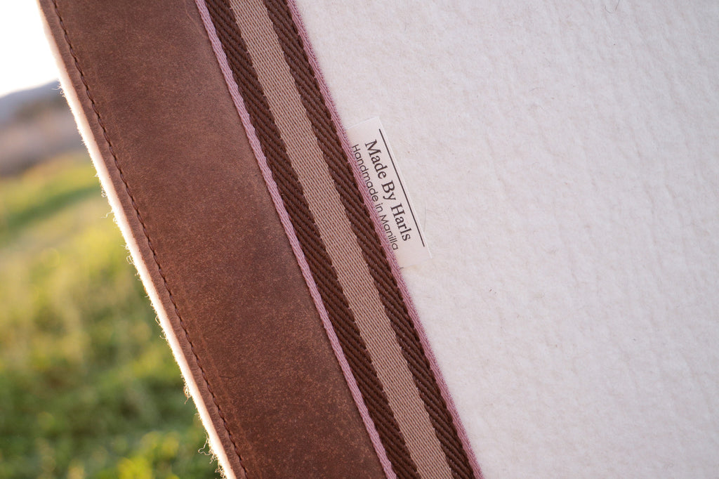 Brown crazyhorse & dusty pink webbing clover spine wool felt pad