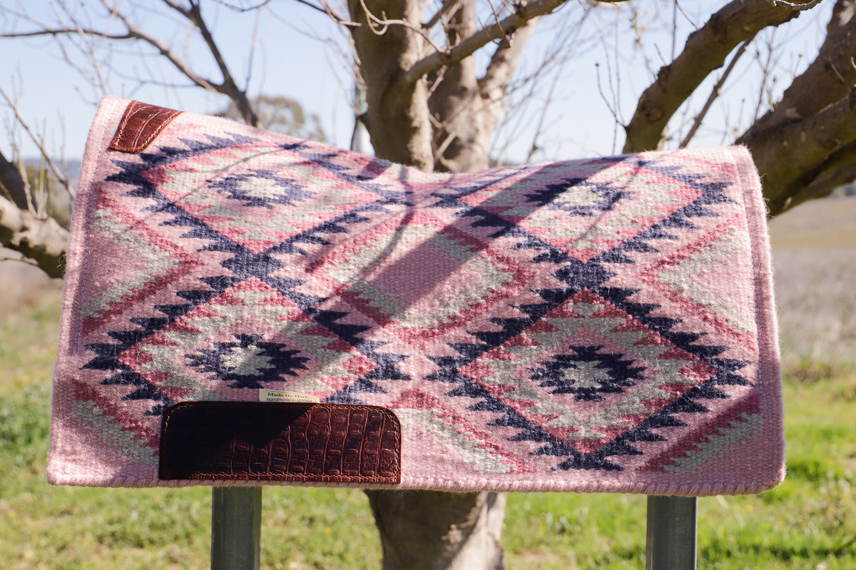 Minimalist in Pink, dusty purple & stone