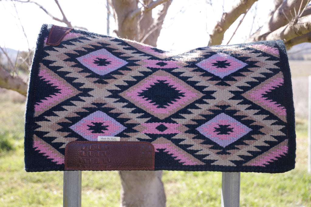 Minimalist in Navy, pink, mauve & wheat