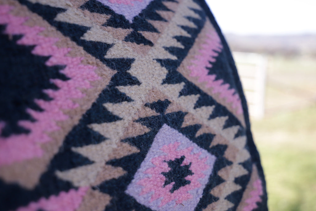 Minimalist in Navy, pink, mauve & wheat
