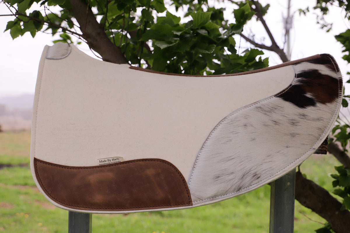Muted tri colour hide - 12.7/13mm wool felt, 28 inch spine