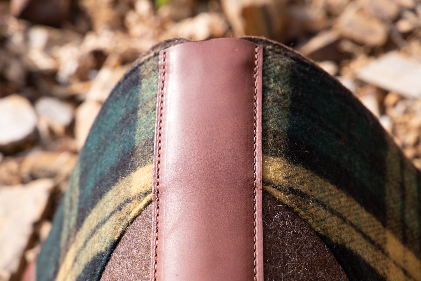 Kersey feature, wool felt pad with full contour spine