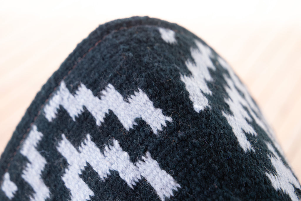 The Minimalist Handwoven NZ wool, felt lined blanket pad