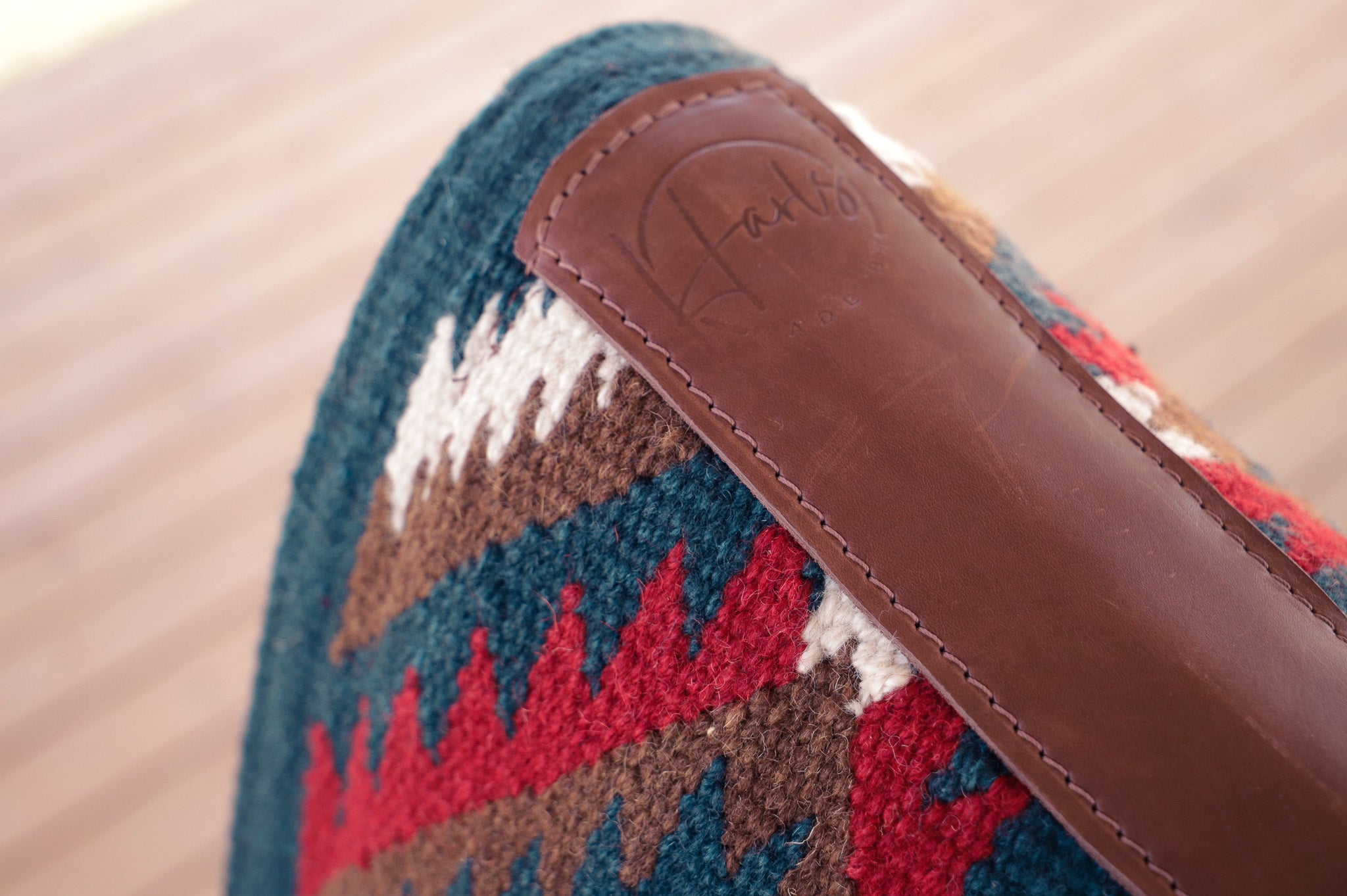 Ready made - NZ wool blanket pad with contoured leather spine