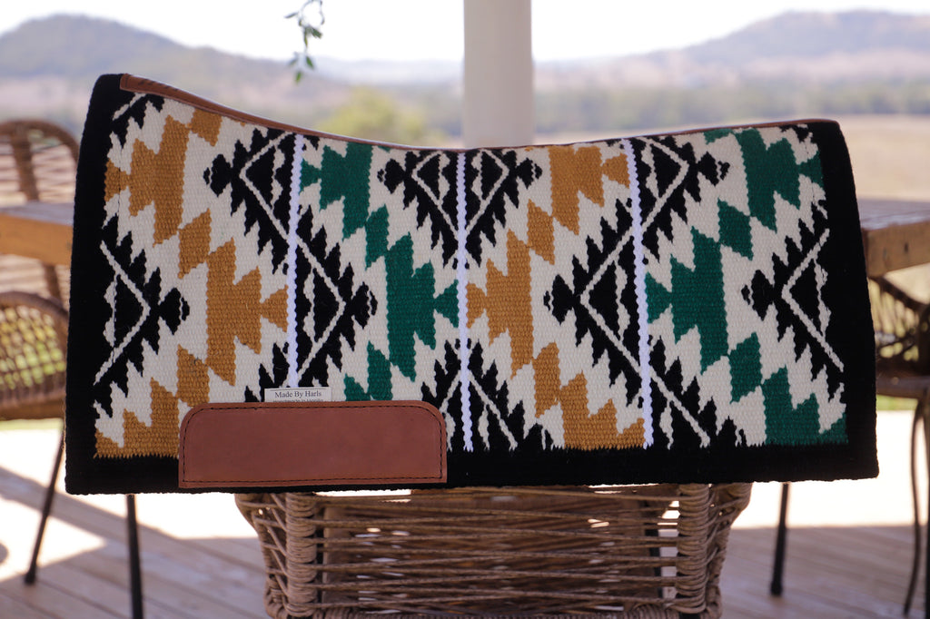 Ready made - NZ wool blanket pad with contoured leather spine
